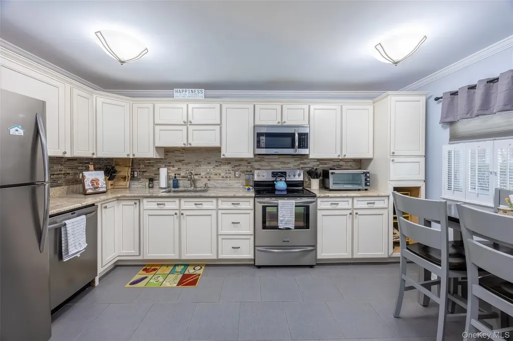 40 W 4th Street Patchogue NY 11772