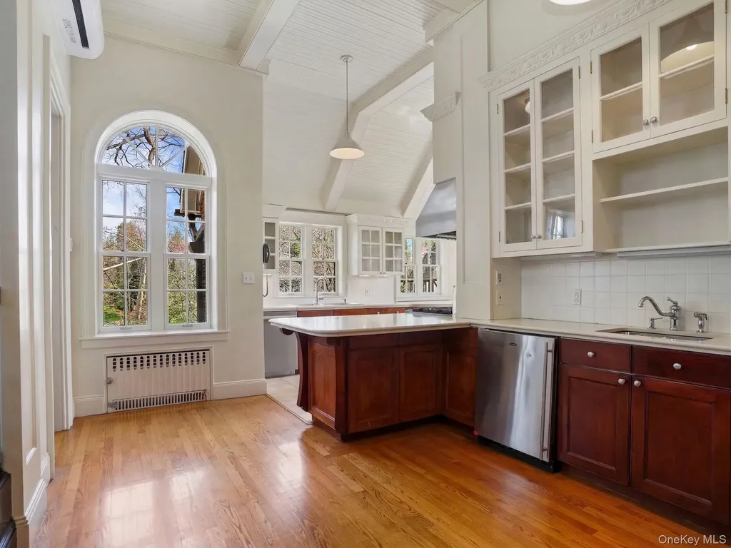 15 Hemlock Road Bronxville NY 10708