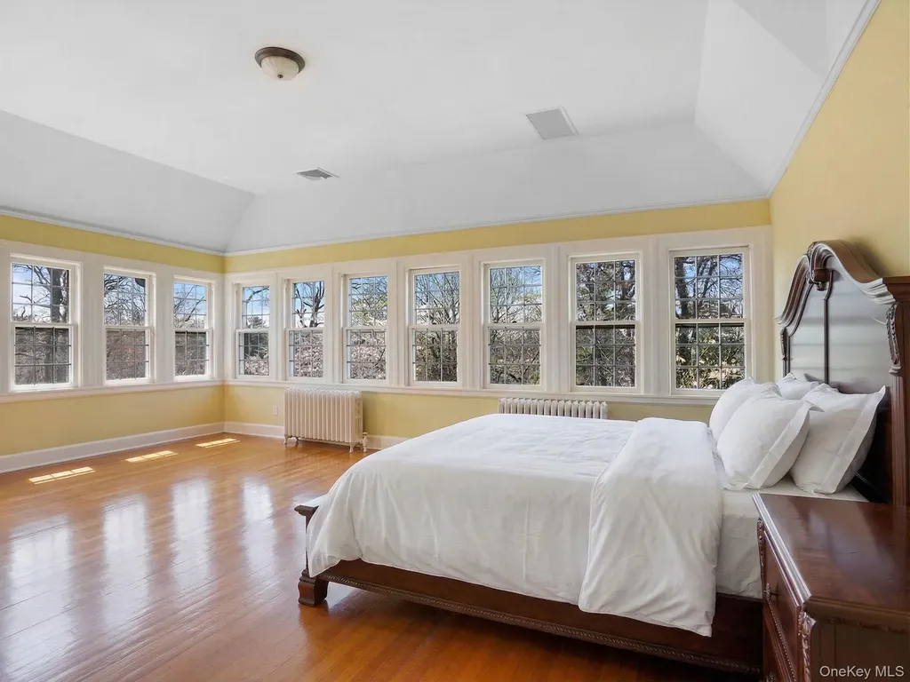 15 Hemlock Road Bronxville NY 10708