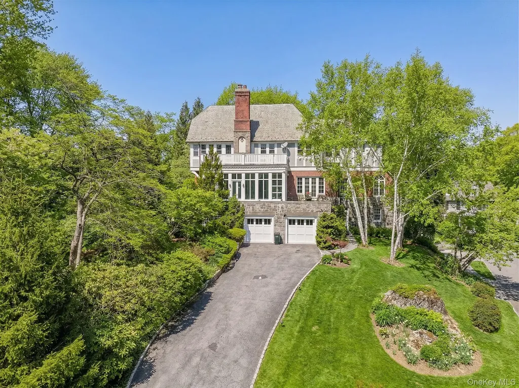 15 Hemlock Road Bronxville NY 10708