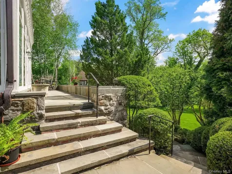 15 Hemlock Road Bronxville NY 10708