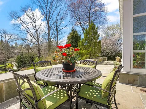 15 Hemlock Road Bronxville NY 10708