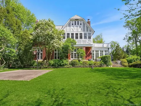 15 Hemlock Road Bronxville NY 10708