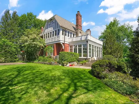 15 Hemlock Road Bronxville NY 10708