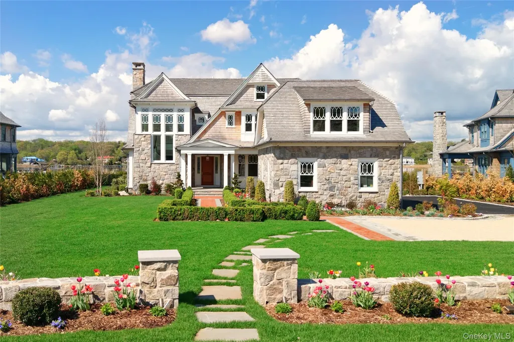 71 Lake Road Manhasset NY 11030