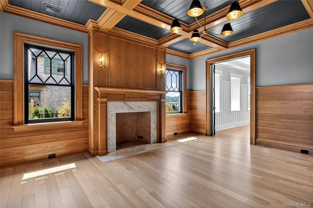 71 Lake Road Manhasset NY 11030
