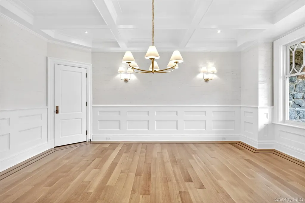 71 Lake Road Manhasset NY 11030