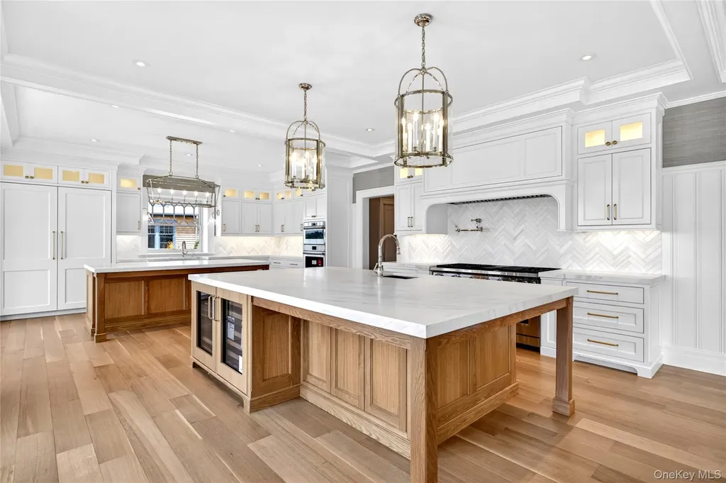71 Lake Road Manhasset NY 11030