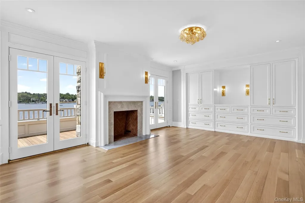 71 Lake Road Manhasset NY 11030