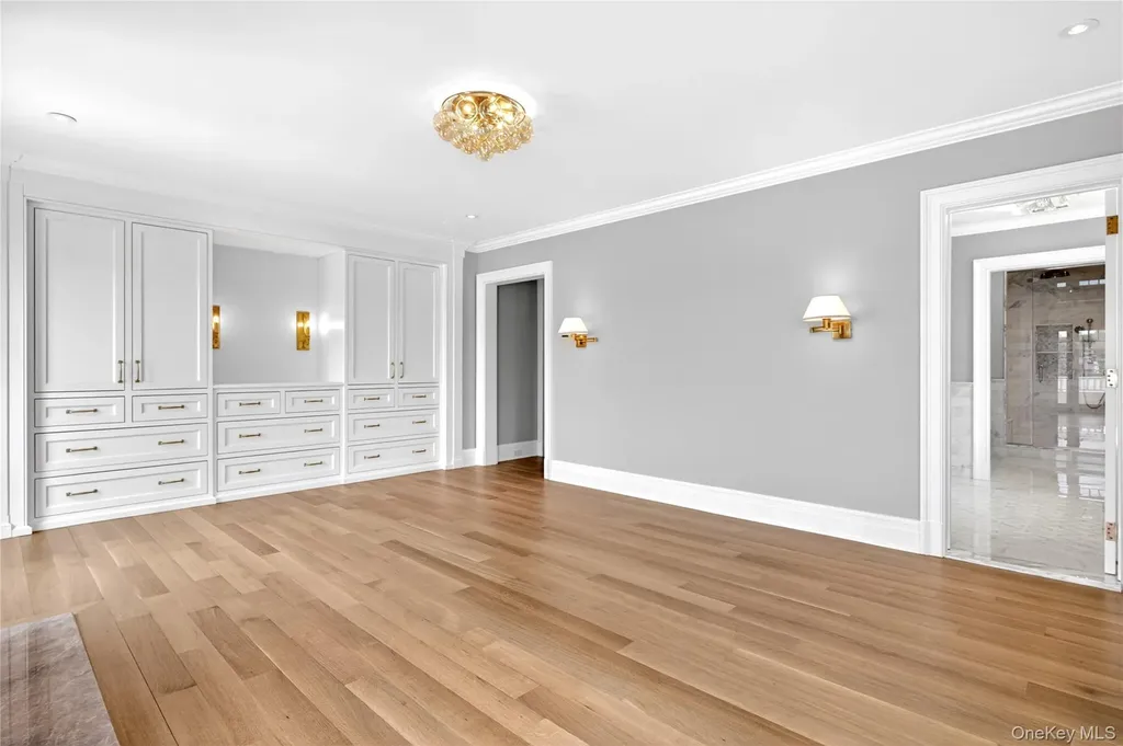 71 Lake Road Manhasset NY 11030