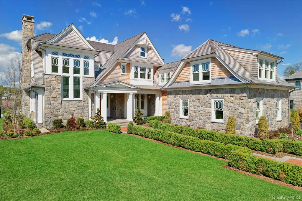 71 Lake Road Manhasset NY 11030