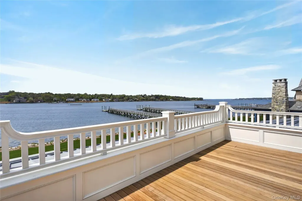71 Lake Road Manhasset NY 11030