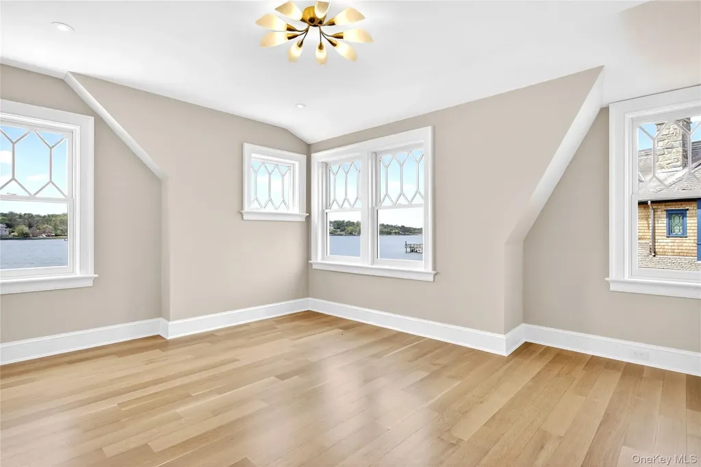 71 Lake Road Manhasset NY 11030