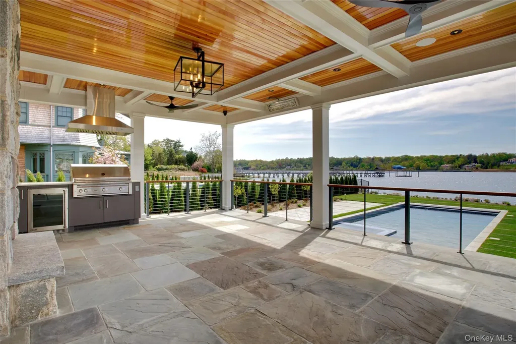 71 Lake Road Manhasset NY 11030