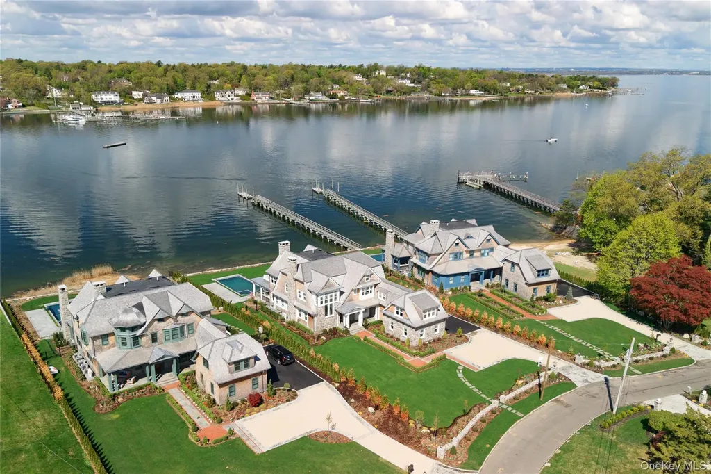 71 Lake Road Manhasset NY 11030