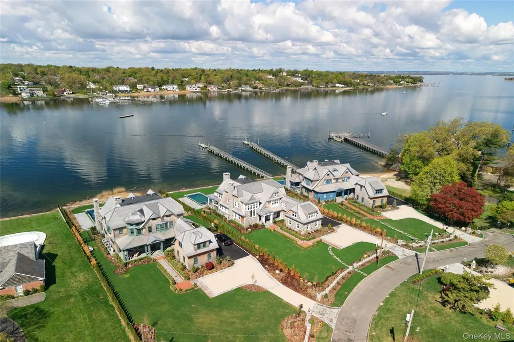 71 Lake Road Manhasset NY 11030