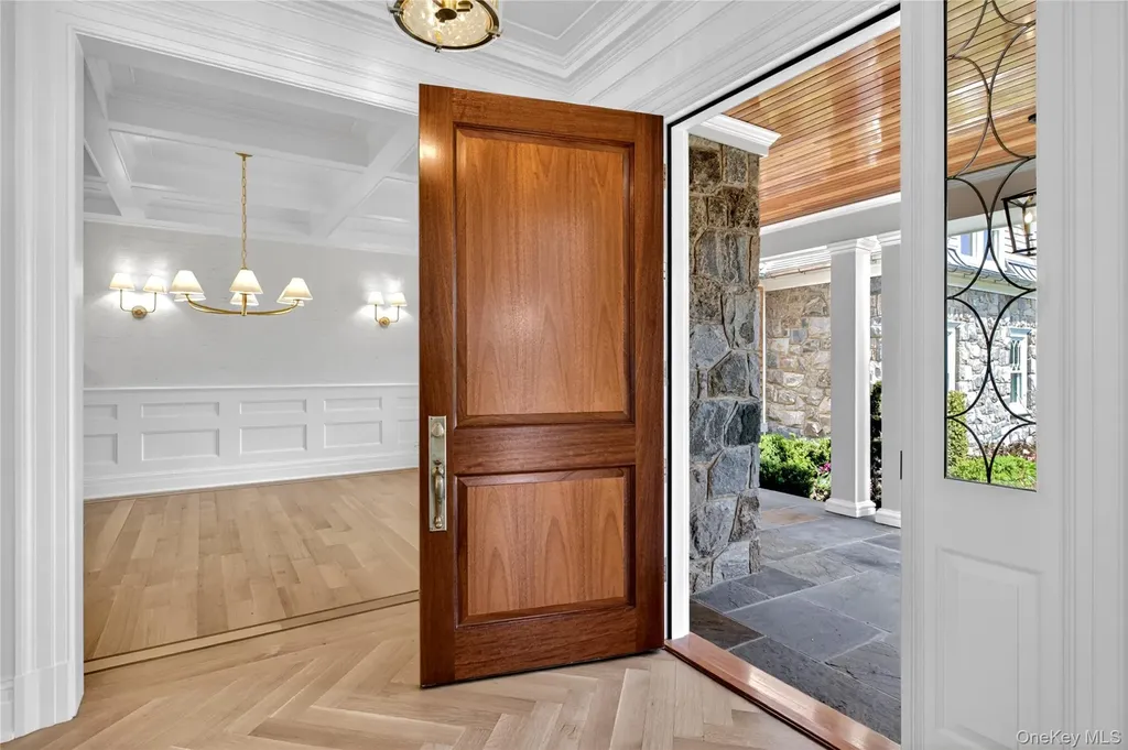 71 Lake Road Manhasset NY 11030