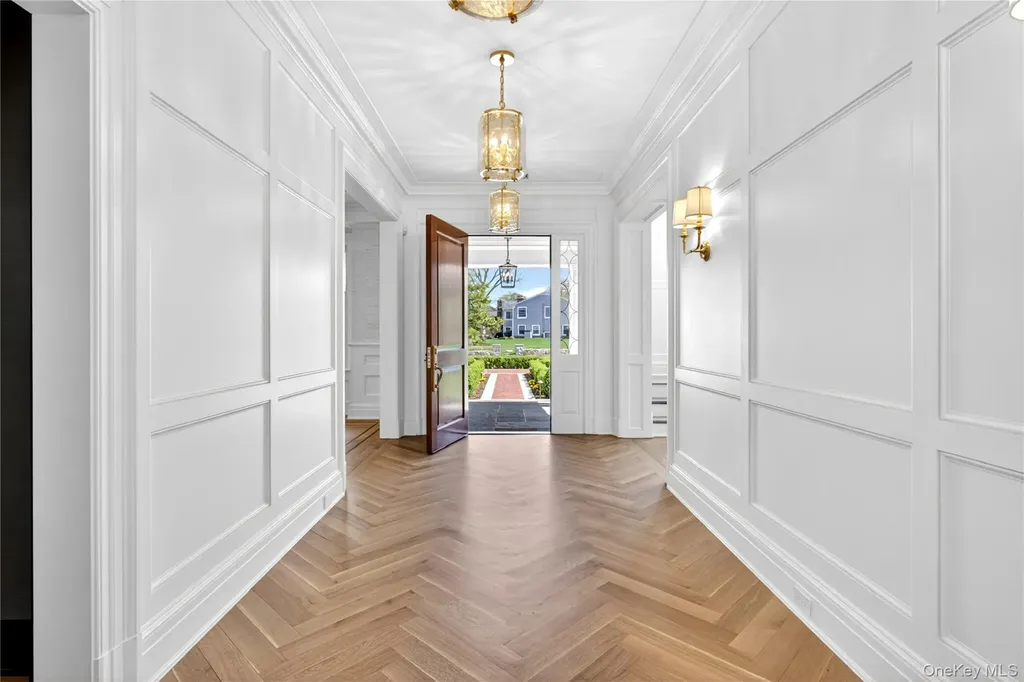 71 Lake Road Manhasset NY 11030