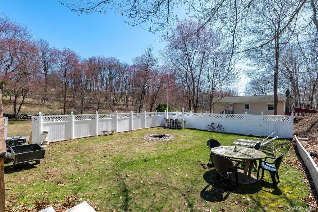 89 Baldwin Place Road Mahopac NY 10541