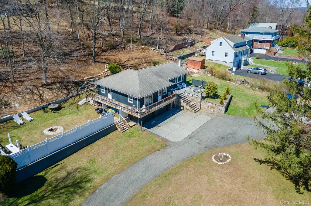 89 Baldwin Place Road Mahopac NY 10541