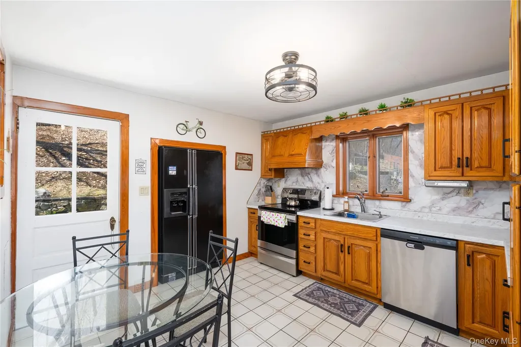 89 Baldwin Place Road Mahopac NY 10541