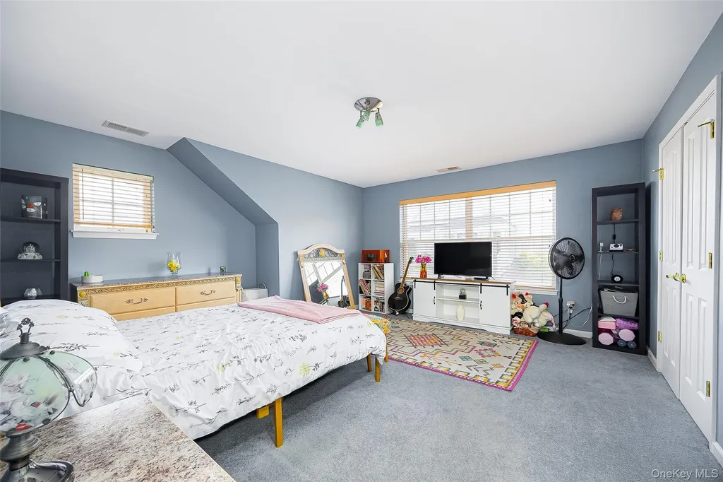 114 Hudson Pointe Drive Poughkeepsie NY 12601