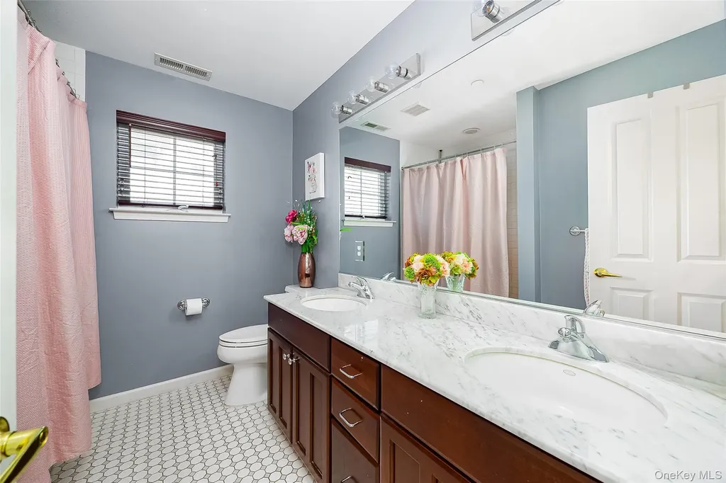 114 Hudson Pointe Drive Poughkeepsie NY 12601
