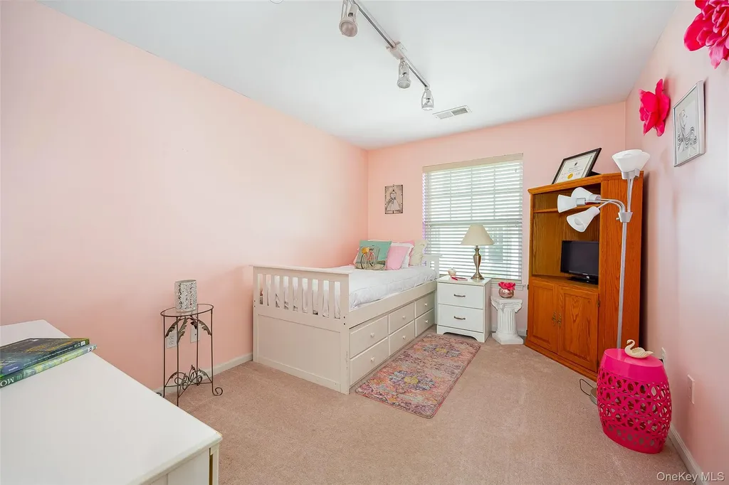 114 Hudson Pointe Drive Poughkeepsie NY 12601