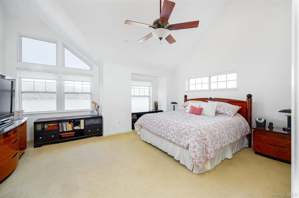 114 Hudson Pointe Drive Poughkeepsie NY 12601
