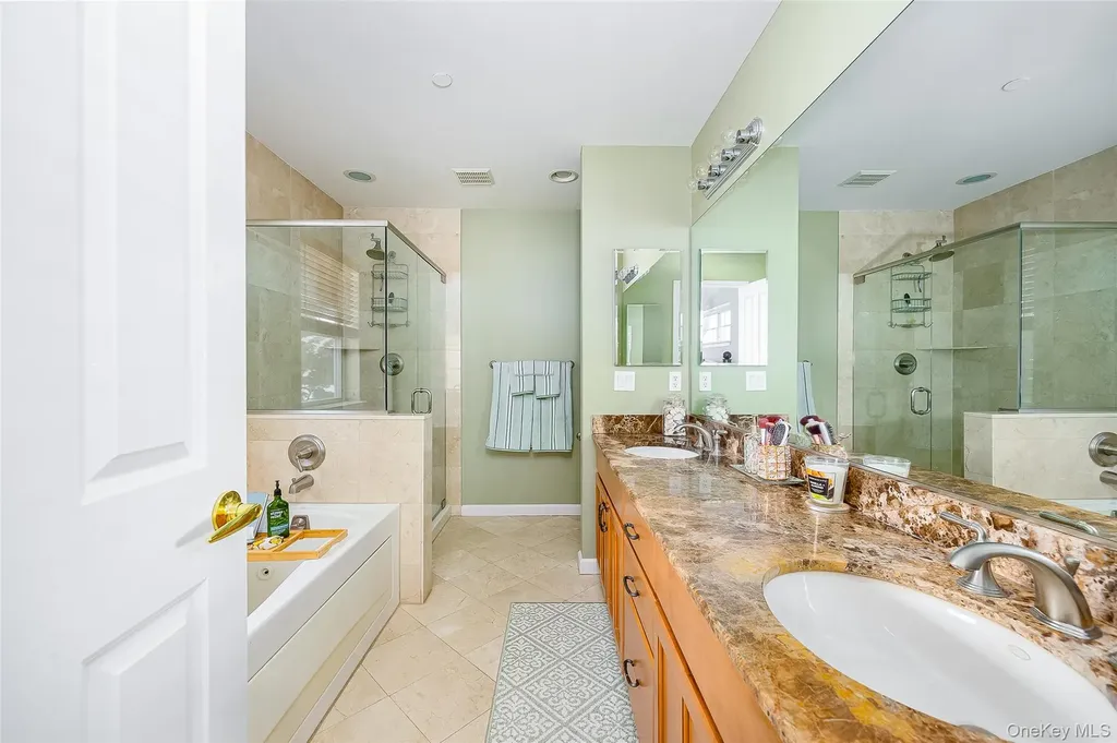 114 Hudson Pointe Drive Poughkeepsie NY 12601