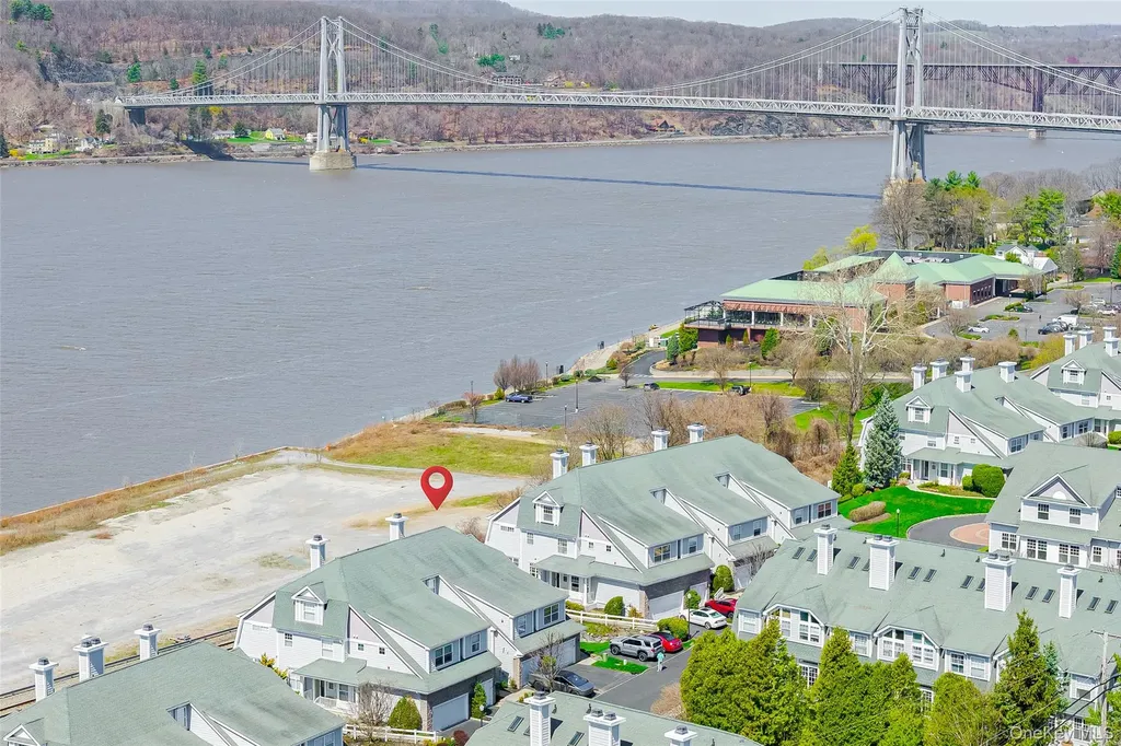 114 Hudson Pointe Drive Poughkeepsie NY 12601