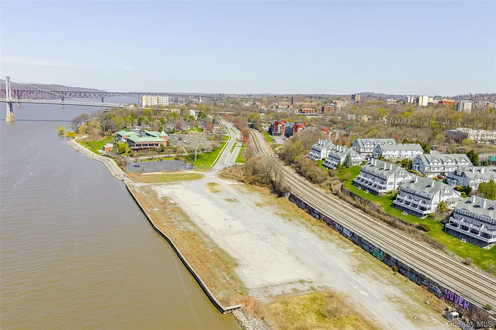 114 Hudson Pointe Drive Poughkeepsie NY 12601