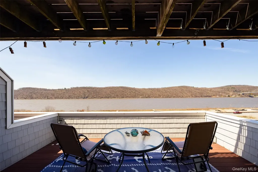 114 Hudson Pointe Drive Poughkeepsie NY 12601