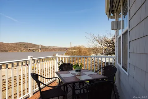114 Hudson Pointe Drive Poughkeepsie NY 12601