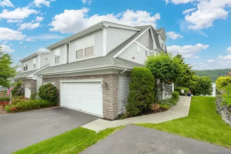 114 Hudson Pointe Drive Poughkeepsie NY 12601