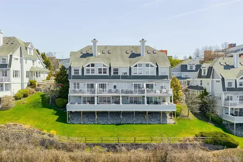 114 Hudson Pointe Drive Poughkeepsie NY 12601