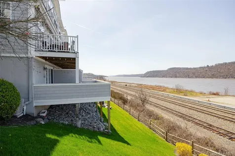 114 Hudson Pointe Drive Poughkeepsie NY 12601