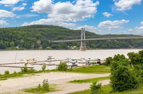 114 Hudson Pointe Drive Poughkeepsie NY 12601