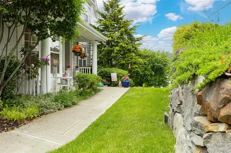 114 Hudson Pointe Drive Poughkeepsie NY 12601