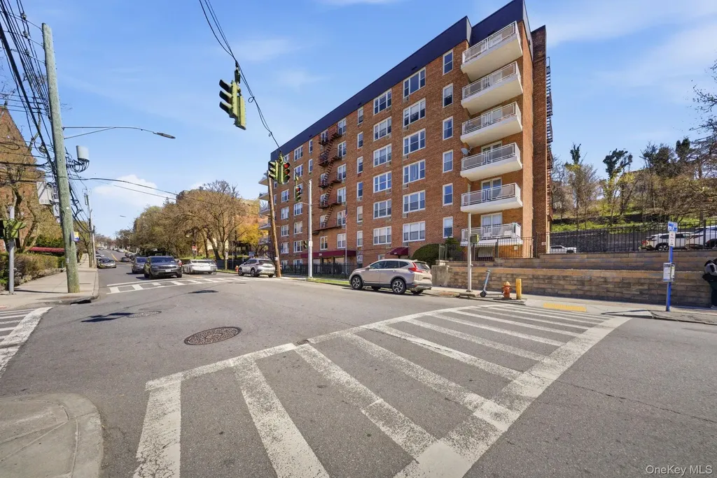 250 N Broadway Yonkers NY 10701