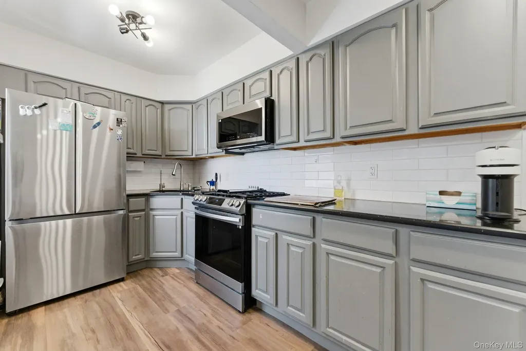 250 N Broadway Yonkers NY 10701