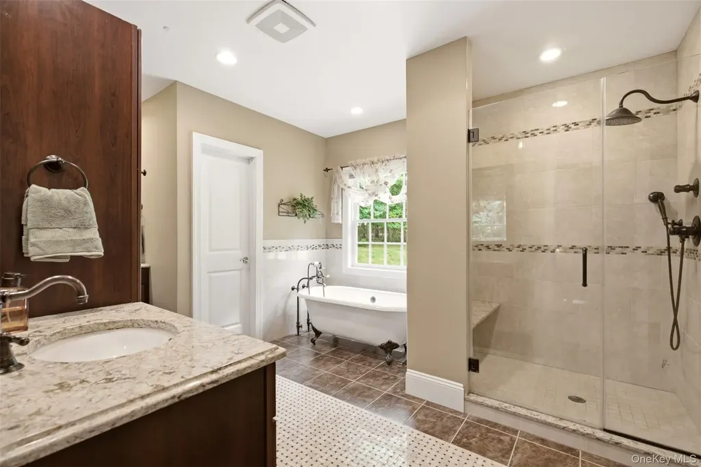 17 Forrest Drive Lloyd Neck NY 11743
