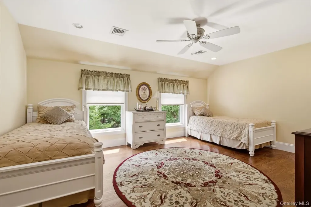 17 Forrest Drive Lloyd Neck NY 11743