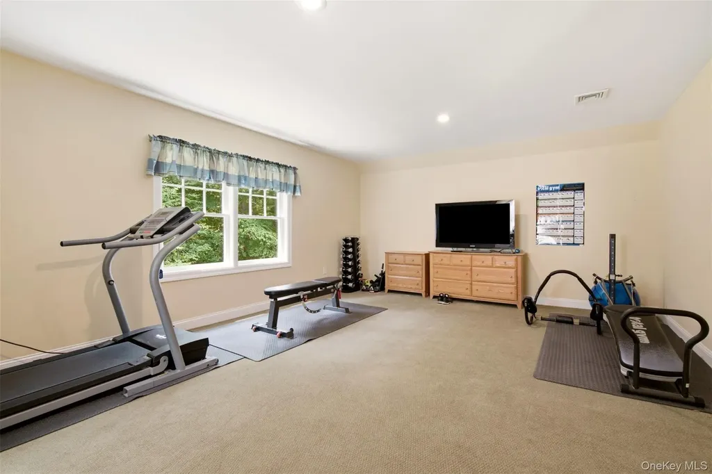 17 Forrest Drive Lloyd Neck NY 11743