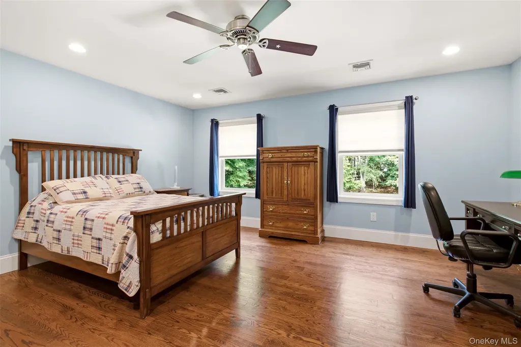 17 Forrest Drive Lloyd Neck NY 11743