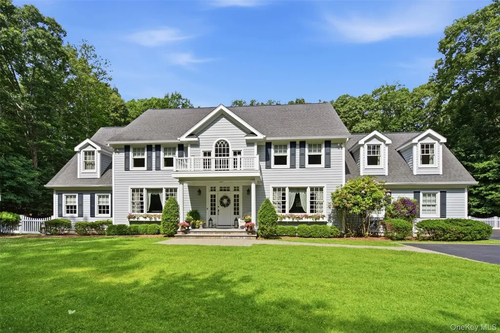 17 Forrest Drive Lloyd Neck NY 11743
