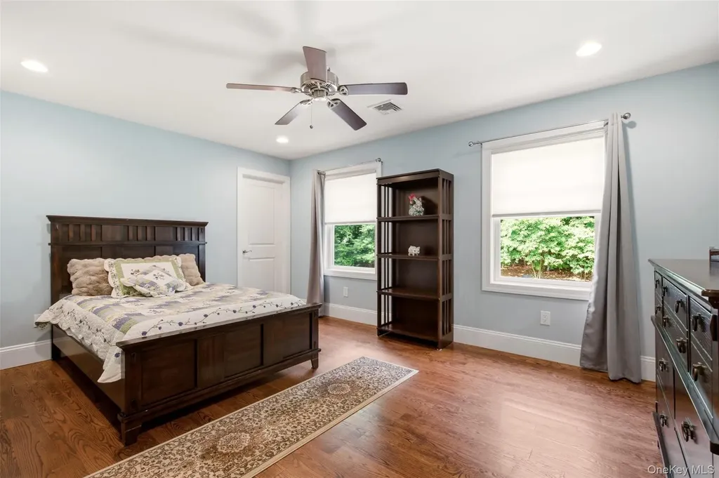 17 Forrest Drive Lloyd Neck NY 11743