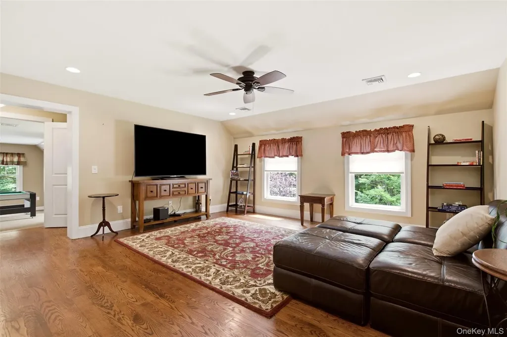 17 Forrest Drive Lloyd Neck NY 11743