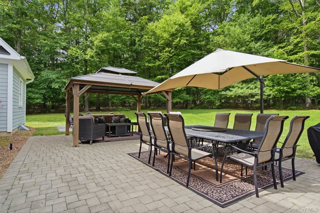 17 Forrest Drive Lloyd Neck NY 11743