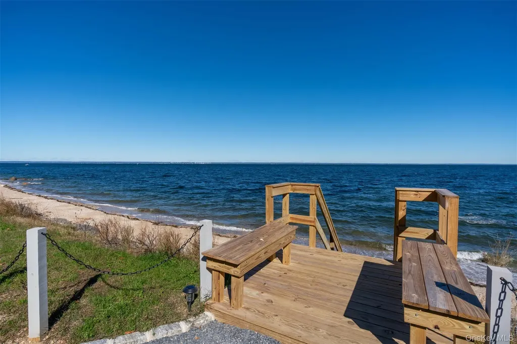 17 Forrest Drive Lloyd Neck NY 11743